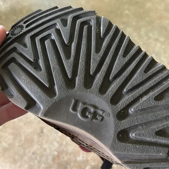 Ugg Neumel weather waterproof leather boots size 7 toddler boy