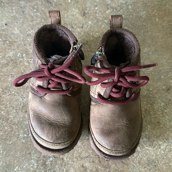 Ugg Neumel weather waterproof leather boots size 7 toddler boy