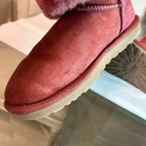 UGG‎ Pink Suede Mini Bailey with Bow Sz 6