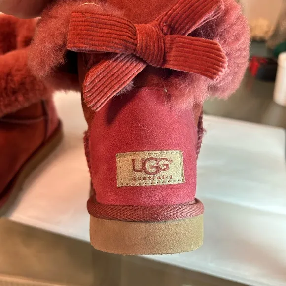 UGG‎ Pink Suede Mini Bailey with Bow Sz 6