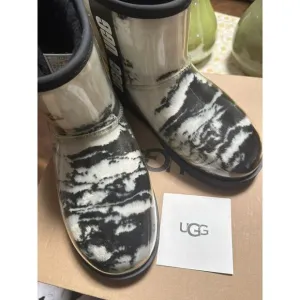 UGG PLUSH Ankle Faux Fur Mini Marble Clear Coated Booties Waterproof 7