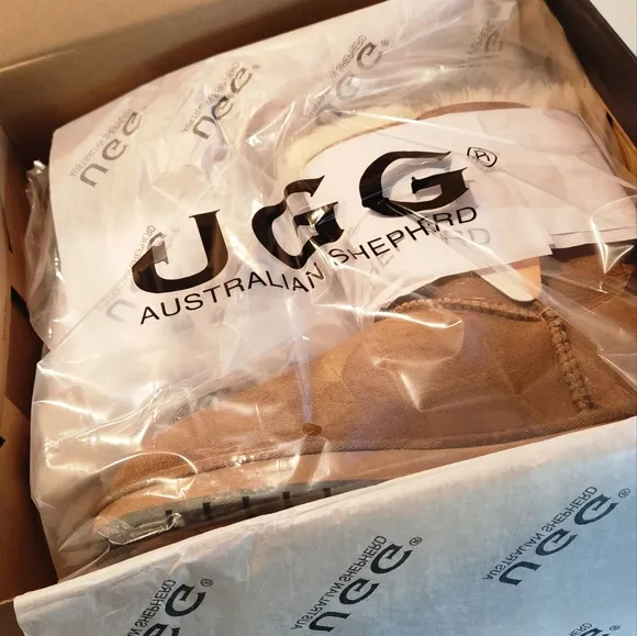 UGG- Premium Double Bow- Chestnut- Size 10
