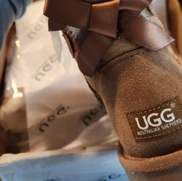 UGG- Premium Double Bow- Chestnut- Size 10