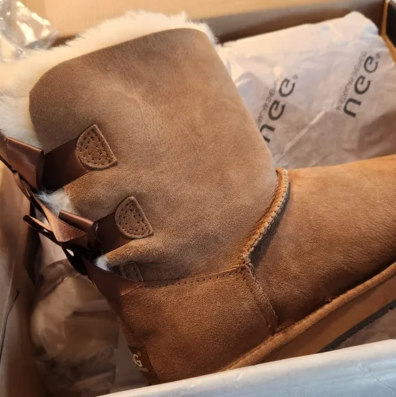 UGG- Premium Double Bow- Chestnut- Size 10