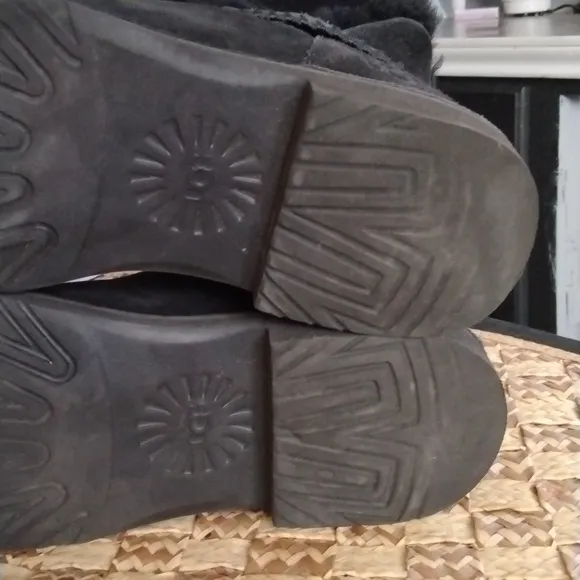 UGG SHORT BOOTS WOMEN