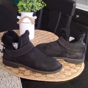 UGG SHORT BOOTS WOMEN
