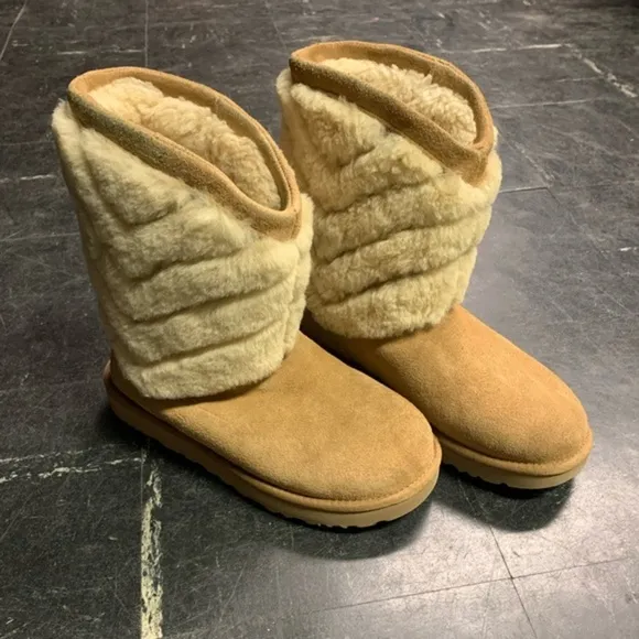 Ugg Size 6 Tan Fur Boots