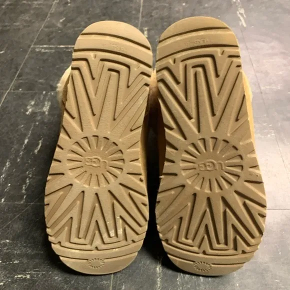 Ugg Size 6 Tan Fur Boots