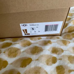UGG Sunburst Tall Boots - Chestnut