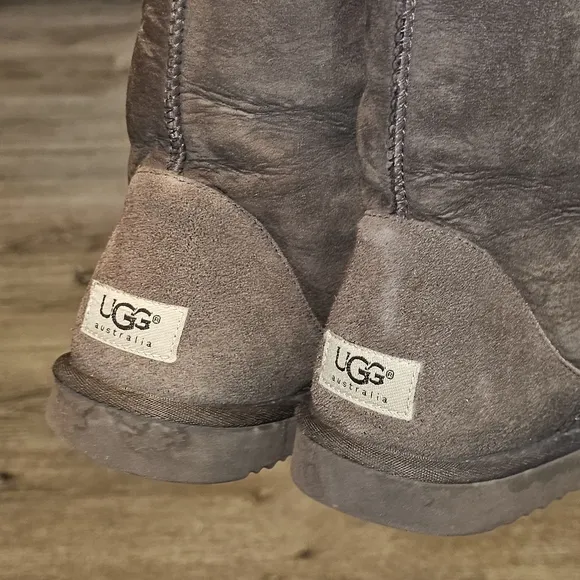 UGG tall classic chocolate brown winter fur boots