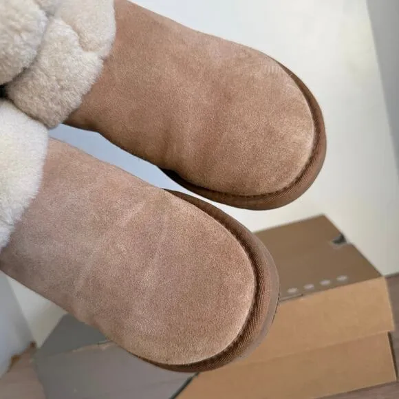 UGG Tania Suede Chestnut Women Boots - SZ 6