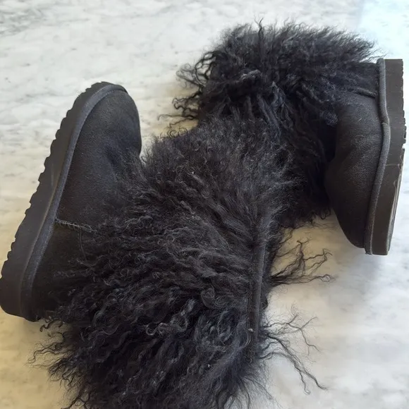 Ugg The Lida Boot Sheepskin/Mongolian Fur Cuff