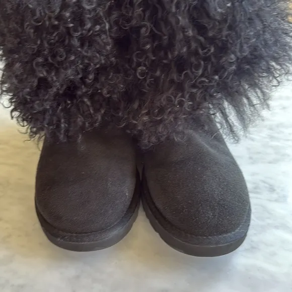 Ugg The Lida Boot Sheepskin/Mongolian Fur Cuff