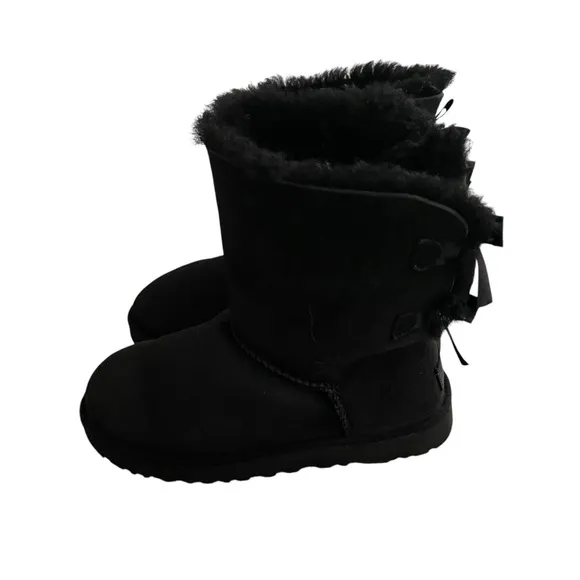 UGG UGG Bailey Bow Black Shearling Lined Boots Women Size 8 and 10