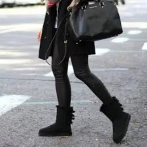 UGG UGG Bailey Bow Black Shearling Lined Boots Women Size 8 and 10