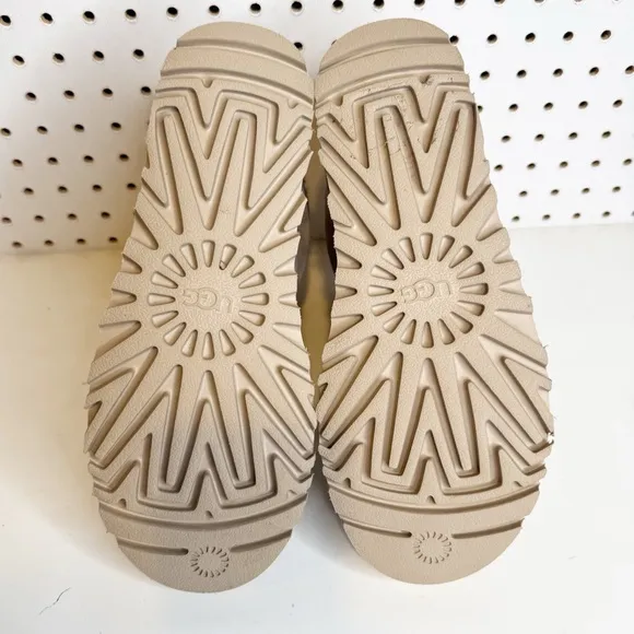 UGG | Ultra Mini Alpsey Boot — Tan Shearling Ankle Boots Sz. 8