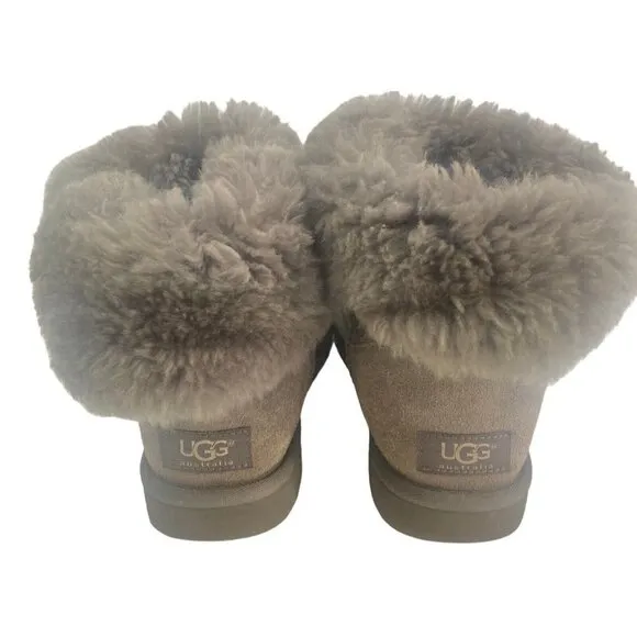 UGG Women Bailey Button II Boots Sheepskin Gray 6 S-1a