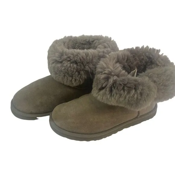UGG Women Bailey Button II Boots Sheepskin Gray 6 S-1a
