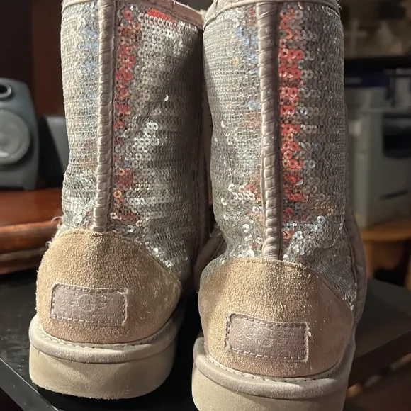 UGG Women Boots 6M Gray/Silver Sequins