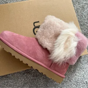 UGG women boots NWT pink