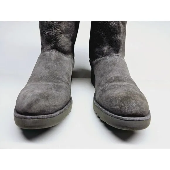 UGG Women 7 Winter Boot