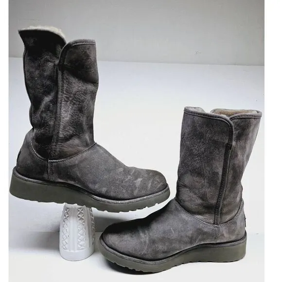 UGG Women 7 Winter Boot
