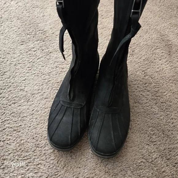 UGG Women's Arquette Sheepskin and Nubuck Zip Boots 9