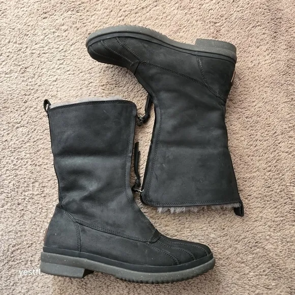 UGG Women's Arquette Sheepskin and Nubuck Zip Boots 9