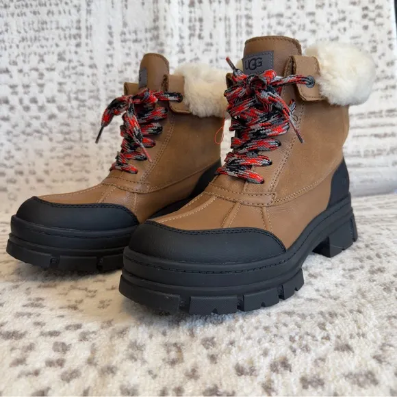 UGG Women's Ashton Addie Winter Boots. Size: 9
