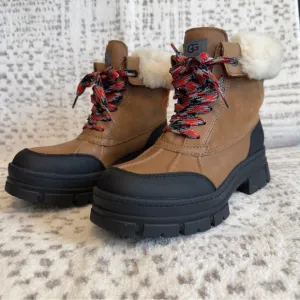 UGG Women's Ashton Addie Winter Boots. Size: 9