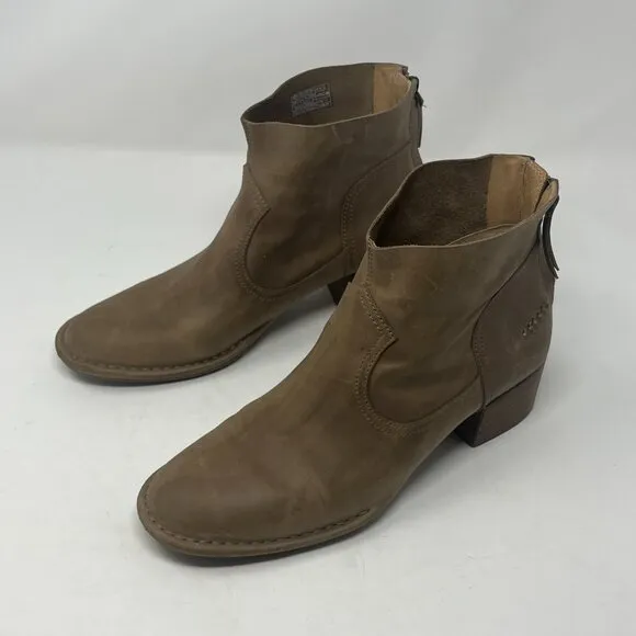 UGG women's Bandara ankle boots 9 women taupe beige tan leather
