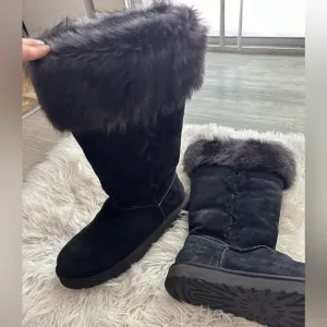 UGG Women's Black Fur-Lined Boots Sz 11 like new