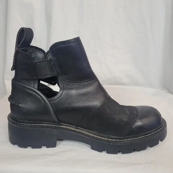 Ugg Women's Stockton Booties Ankle Boots Black Waterproof Leather buckle 6.5
