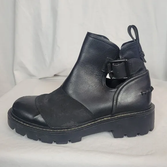 Ugg Women's Stockton Booties Ankle Boots Black Waterproof Leather buckle 6.5
