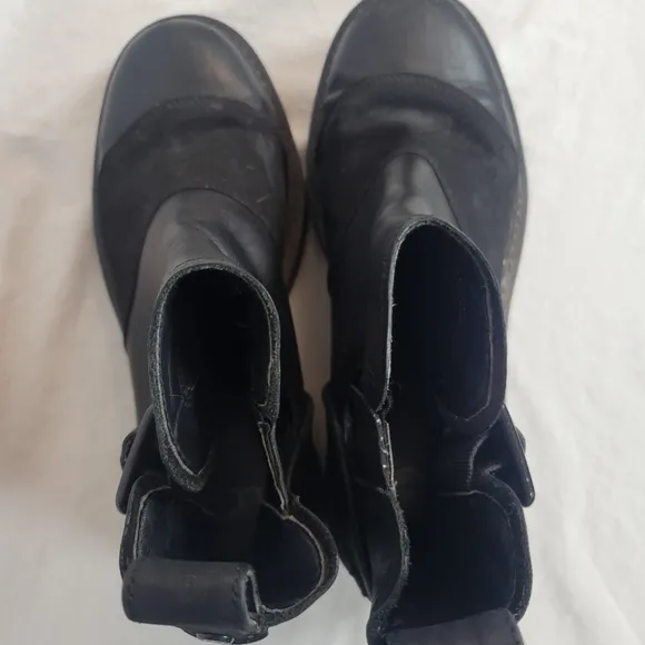 Ugg Women's Stockton Booties Ankle Boots Black Waterproof Leather buckle 6.5