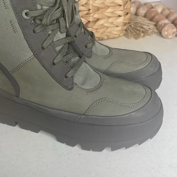 UGG Women's The Ugg Lug Boot: Color Moss Green Sz 7