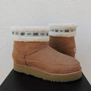 UGG x KITH CLASSIC CHESTNUT SUEDE/ SHEEPWOOL BOOTS, WOMEN Sz Unknown