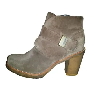 UGG Australia Crepe Boots Women Sz 9 Block Heel Suede Buckle Winter Boho‎
