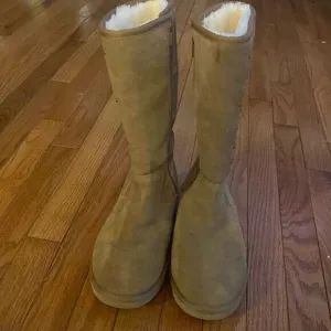 Ugg boots for women size 9