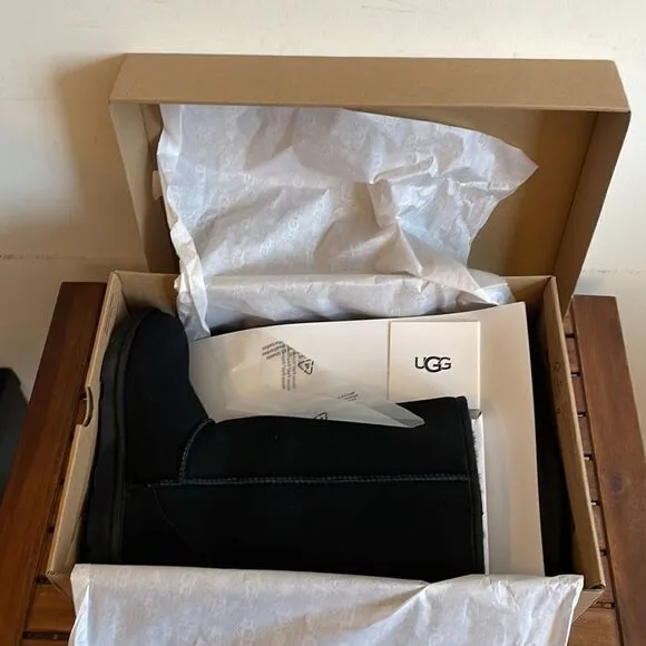 UGG Kids' Classic Tall II Boots Black USA Big Kid Size 4Y/UK 3/EU 36(MSRP$180)