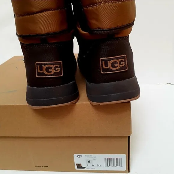 UGGS AUSTRALIA TOTY WINTER BOOTS
