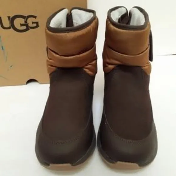 UGGS AUSTRALIA TOTY WINTER BOOTS