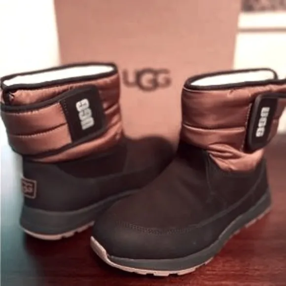 UGGS AUSTRALIA TOTY WINTER BOOTS