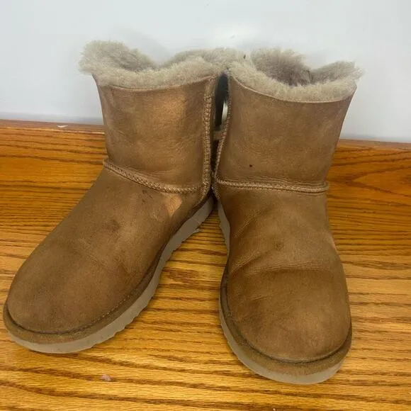 Uggs Naveau Size 7 Brown 1012808 boots suede shoes winter