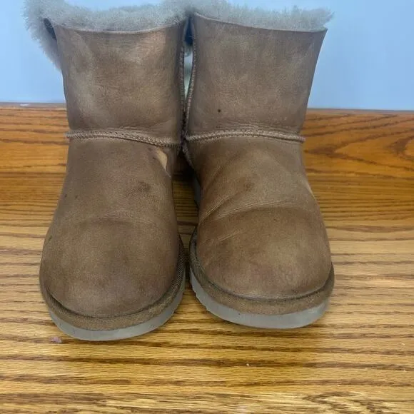 Uggs Naveau Size 7 Brown 1012808 boots suede shoes winter
