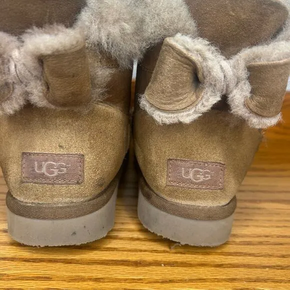 Uggs Naveau Size 7 Brown 1012808 boots suede shoes winter