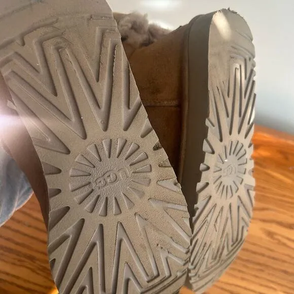 Uggs Naveau Size 7 Brown 1012808 boots suede shoes winter