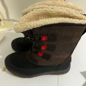 UGGS NWT Kids Bellemore Weather Boots Brown