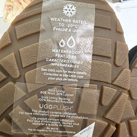UGGS NWT Kids Bellemore Weather Boots Brown