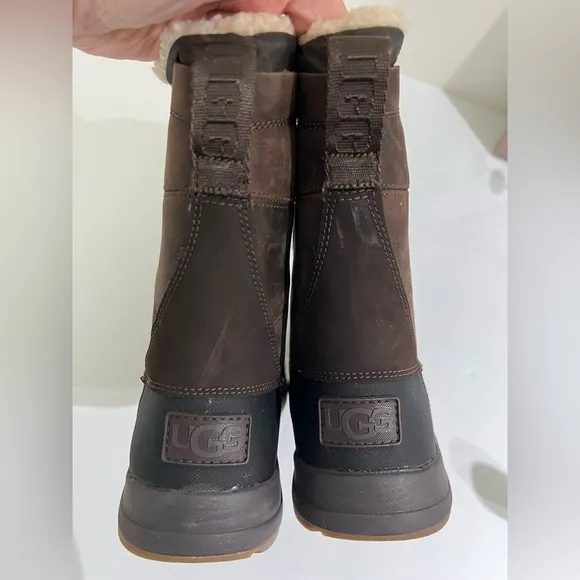 UGGS NWT Kids Bellemore Weather Boots Brown